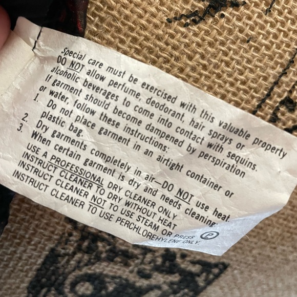 VINTAGE : Red / Black Sequined Top - Picture 9 of 11